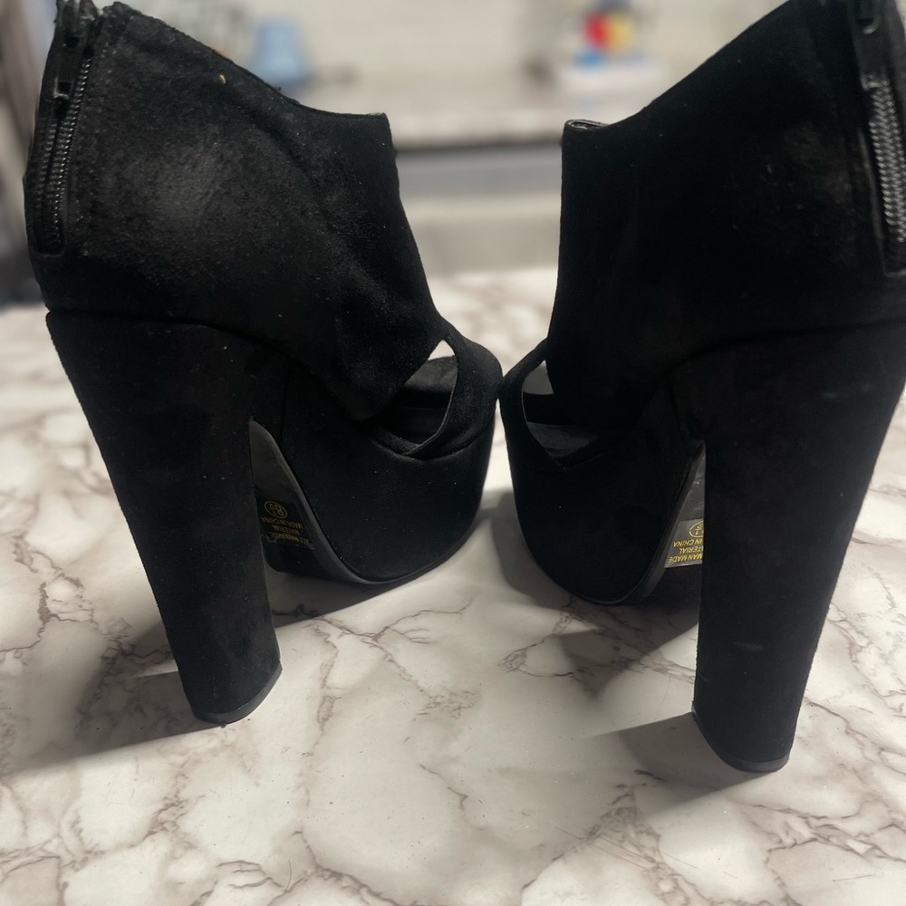 High heels - Picture 3 of 6